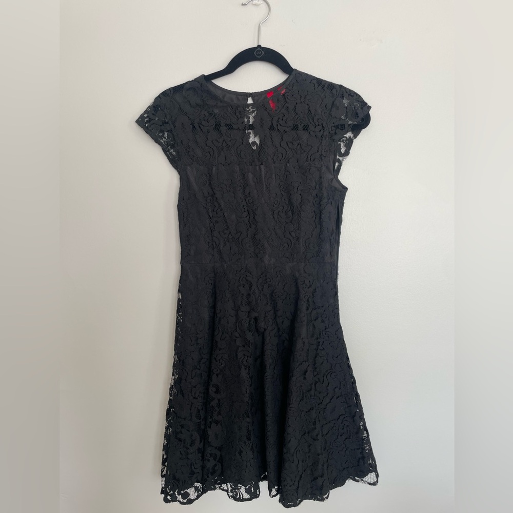 5/48 Black Lace Detail Garment